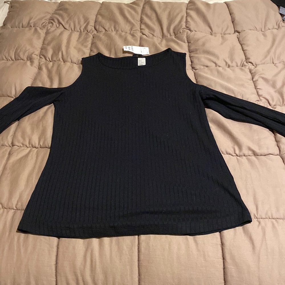 Black open shoulder long sleeve shirt NWT